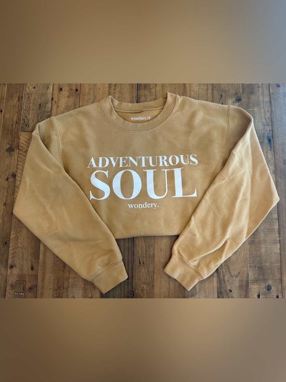 Wondery Adventurous Soul Sweatshirt Size Small